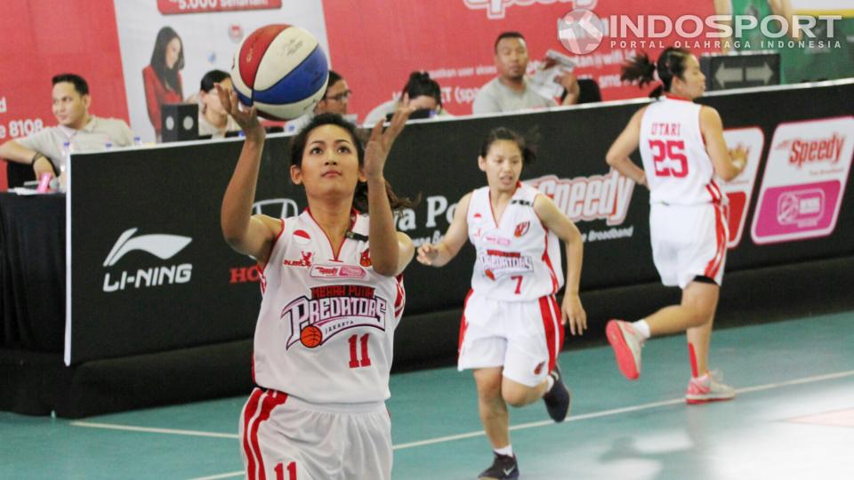 Pebasket Merah Putih Predators Jakarta, Maria Selena (kiri). - INDOSPORT